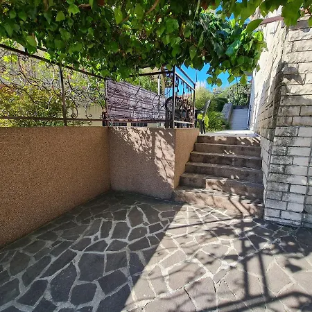 Apartma Pina *