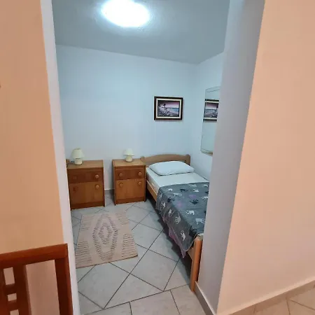 Apartment Apartma Pina