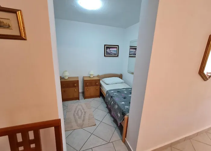 Apartment Apartma Pina